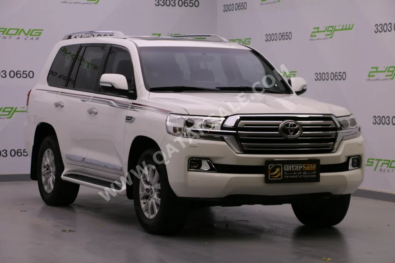 Toyota  Land Cruiser  GXR  2021  Automatic  113,000 Km  6 Cylinder  Four Wheel Drive (4WD)  SUV  White