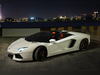 Lamborghini Aventador Roadster 2016 Automatic 21,000 Km 12 Cylinder Rear Wheel Drive (RWD) Coupe / Sport White With Warranty