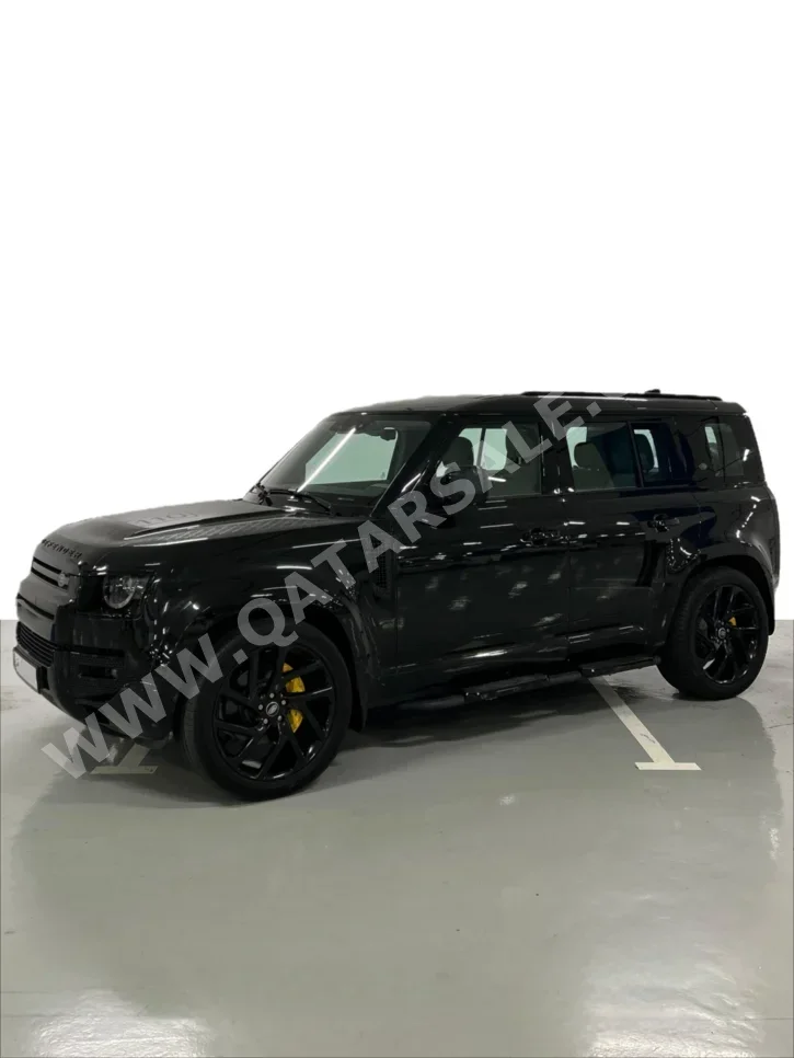 لاند روفر  ديفيندر  110 اس اي  2021  اوتوماتيك  140,000 كم  6 سلندر  دفع رباعي  اس يو في  أسود