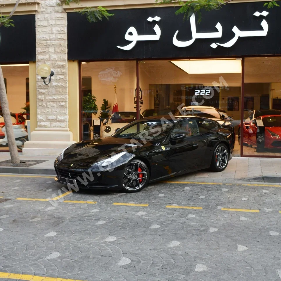 فيراري  GTC4lusso  2018  اوتوماتيك  19,600 كم  8 سلندر  دفع خلفي  هاتشباك  أسود  تحت الضمان