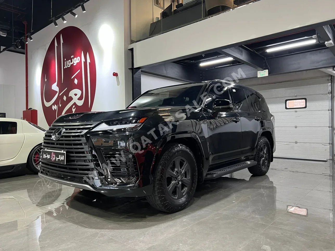 لكزس  ال اكس  600 اوفرتريل  2025  اوتوماتيك  19,000 كم  6 سلندر  دفع رباعي  اس يو في  أسود  تحت الضمان