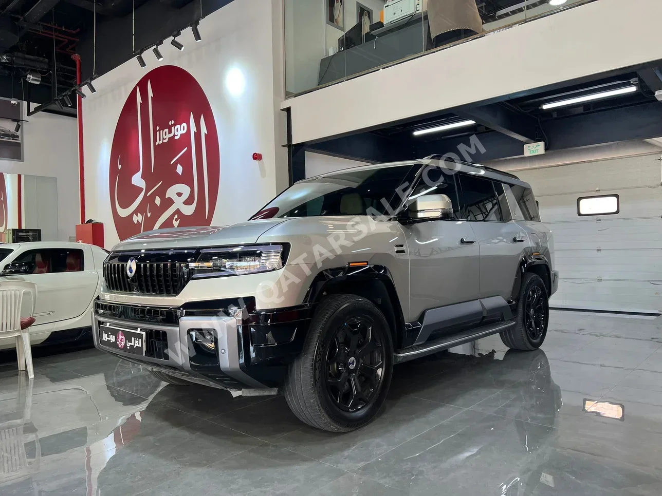 بي واي دي  دينزا  بي 8  2026  اوتوماتيك  9,000 كم  4 سلندر  دفع رباعي  اس يو في  ذهبي  تحت الضمان