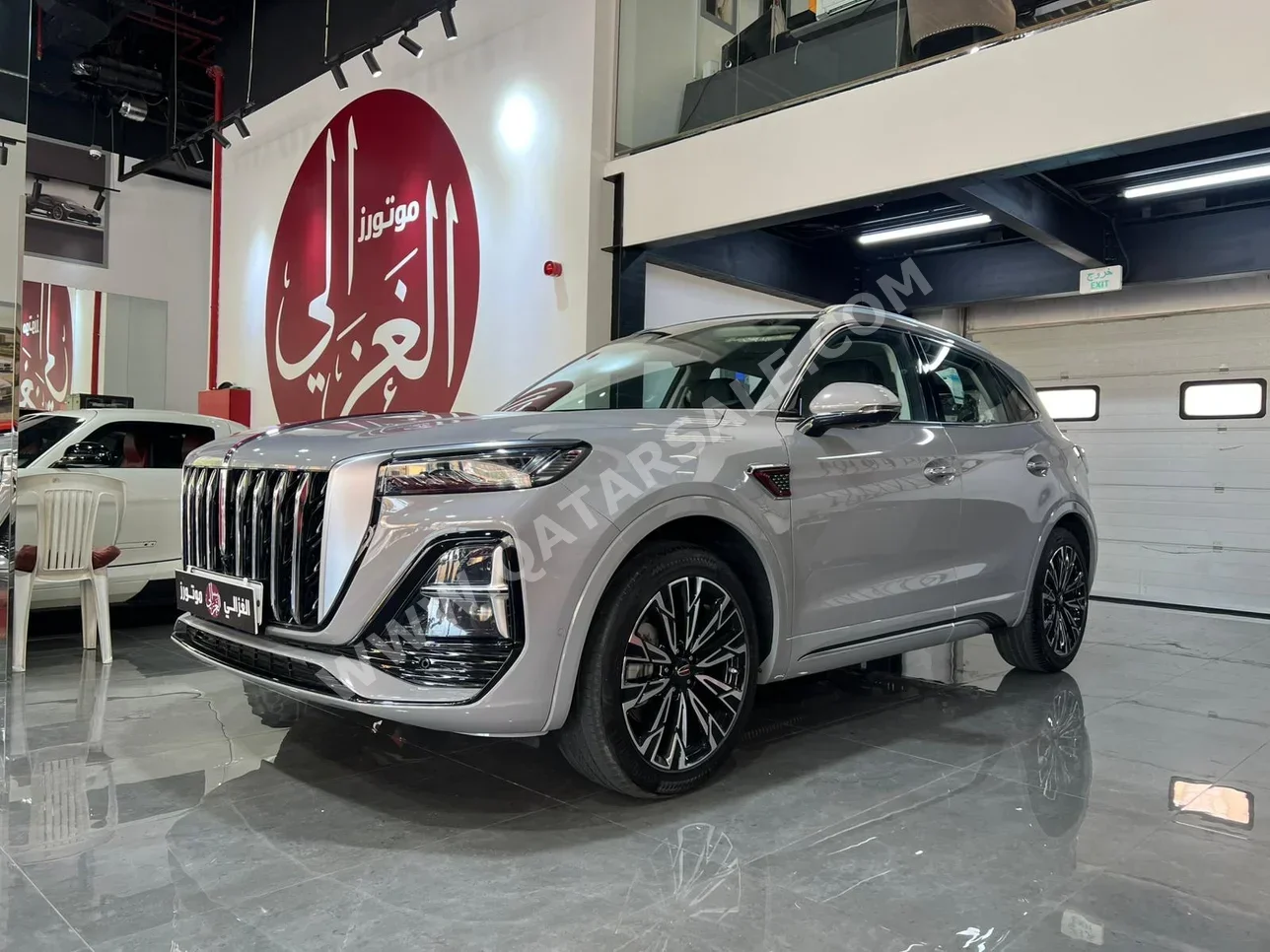 Hongqi  HS5  2025  Automatic  0 Km  4 Cylinder  Four Wheel Drive (4WD)  SUV  Silver