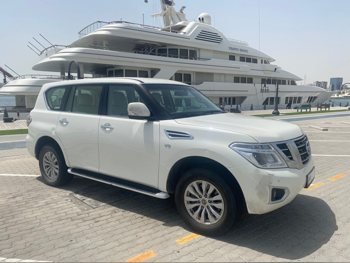 نيسان  باترول  اس اي  2015  اوتوماتيك  330,000 كم  8 سلندر  دفع رباعي  اس يو في  أبيض