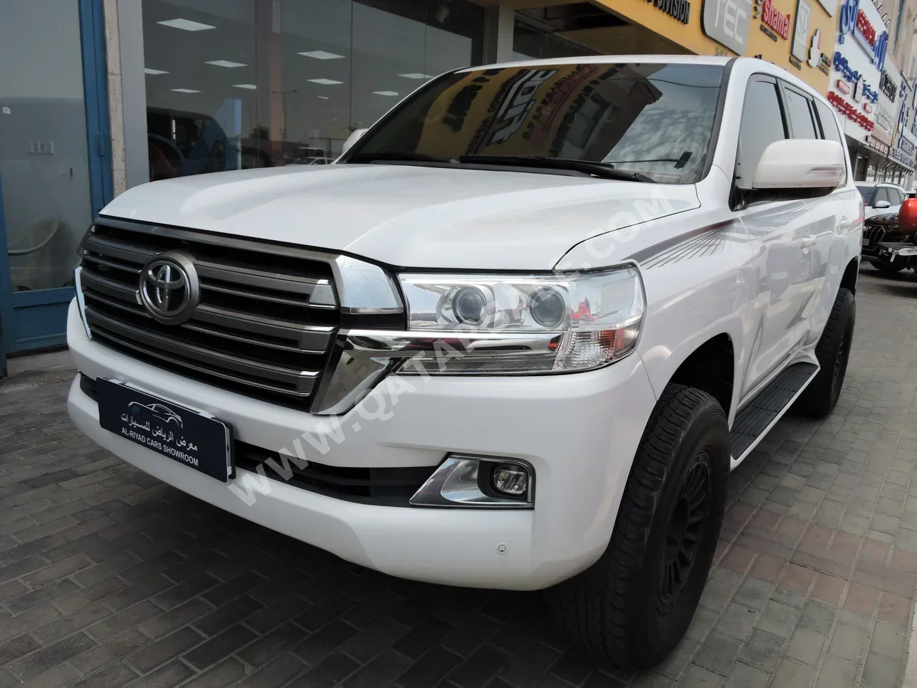 Toyota  Land Cruiser  GX  2018  Automatic  220,000 Km  6 Cylinder  Four Wheel Drive (4WD)  SUV  White