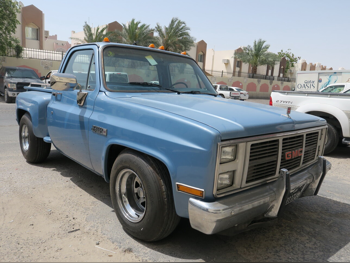 جي ام سي  سييرا  كلاسك  1984  اوتوماتيك  31,000 كم  8 سلندر  دفع خلفي  كلاسك  ازرق