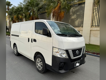 نيسان  أورفان  فان  أبيض  2022