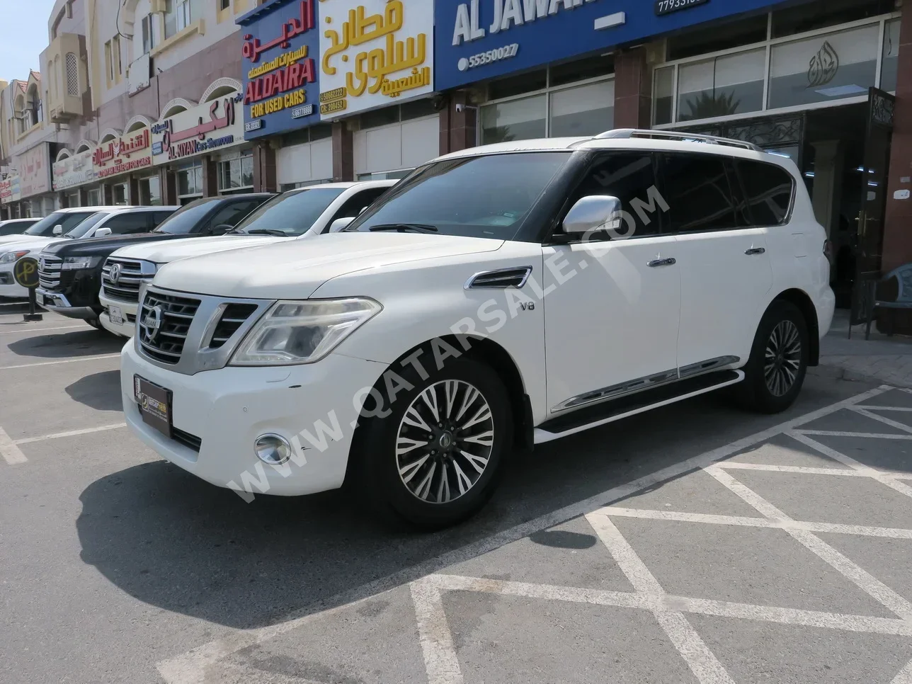 نيسان  باترول  ال اي  2013  اوتوماتيك  250,000 كم  8 سلندر  دفع رباعي  اس يو في  أبيض