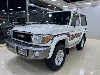 Toyota  Land Cruiser  LX  2021  Manual  39,000 Km  6 Cylinder  Four Wheel Drive (4WD)  SUV  White