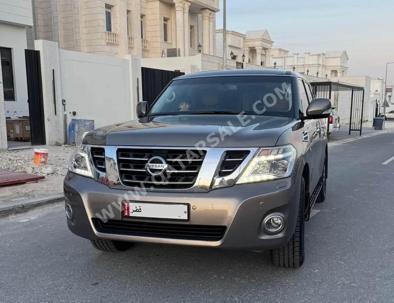 نيسان  باترول  تيتانيوم  2017  اوتوماتيك  190,000 كم  6 سلندر  دفع رباعي  اس يو في  رمادي