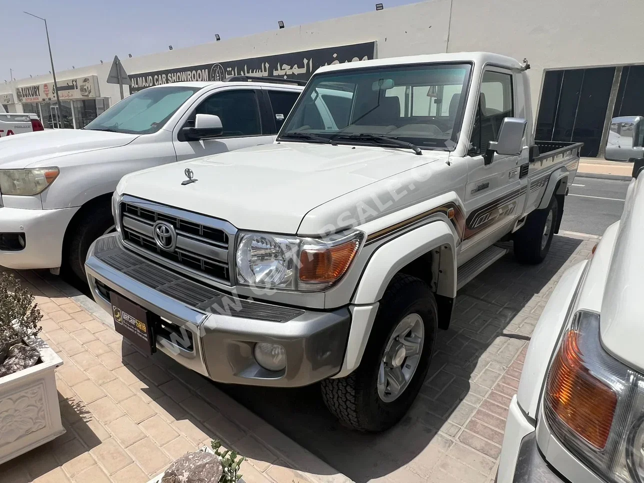 Toyota  Land Cruiser  LX  2022  Manual  122,000 Km  6 Cylinder  Four Wheel Drive (4WD)  Pick Up  White