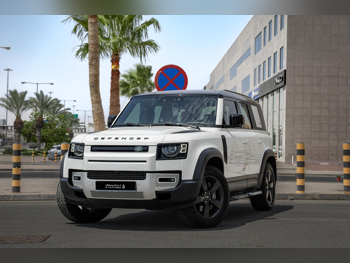 لاند روفر  ديفيندر  110 اتش اس اي  2022  اوتوماتيك  117,000 كم  6 سلندر  دفع رباعي  اس يو في  أبيض