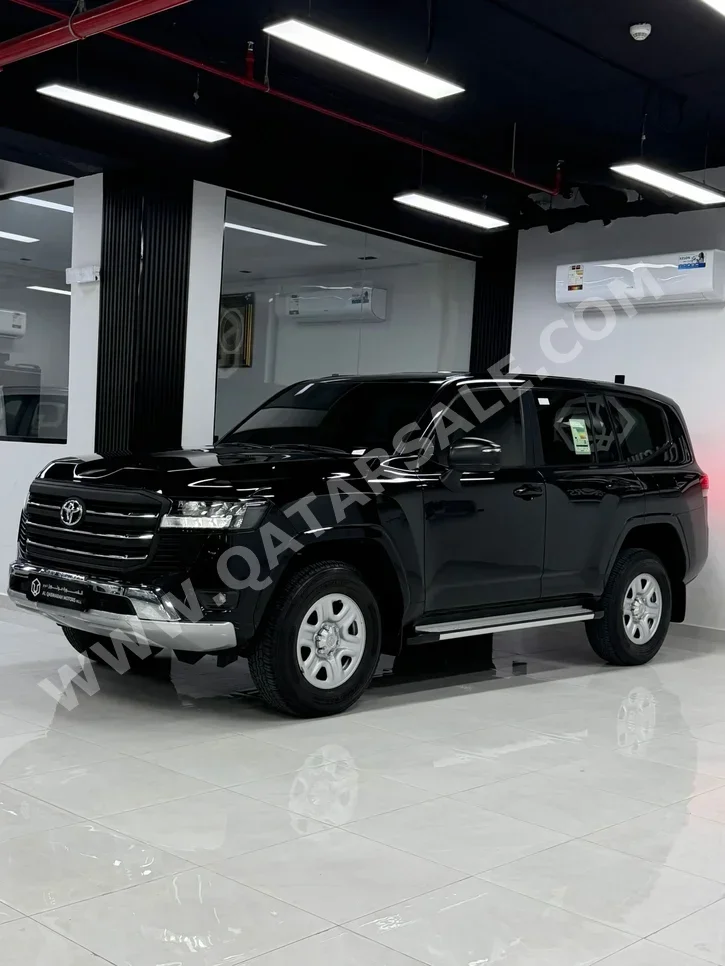 Toyota  Land Cruiser  GX  2025  Automatic  28,000 Km  6 Cylinder  Four Wheel Drive (4WD)  SUV  Black  With Warranty