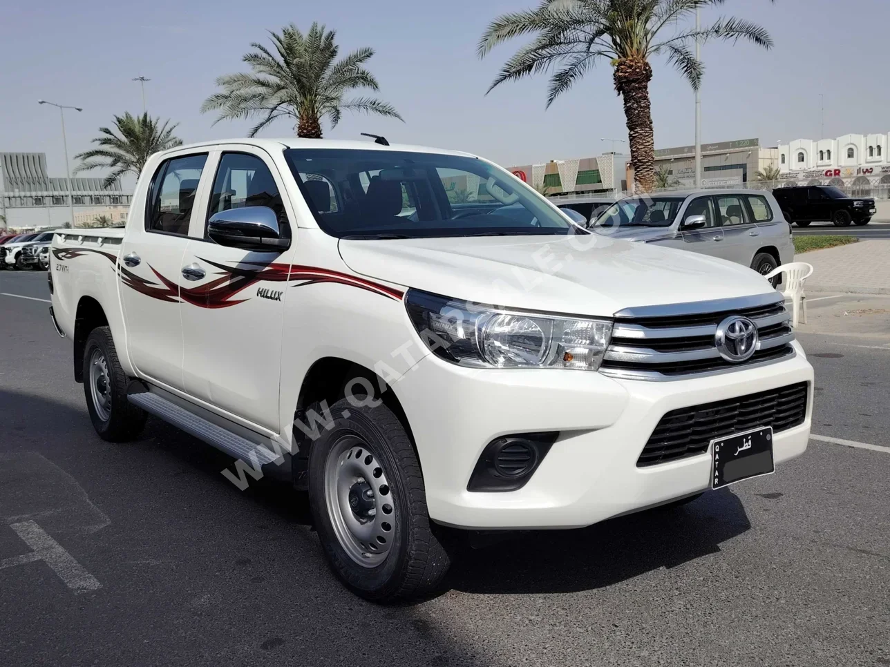 Toyota  Hilux  SR5  2022  Automatic  18,000 Km  4 Cylinder  Four Wheel Drive (4WD)  Pick Up  White