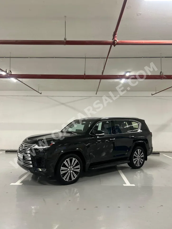 لكزس  ال اكس  600 لكجري  2022  اوتوماتيك  73,000 كم  6 سلندر  دفع رباعي  اس يو في  أسود  تحت الضمان