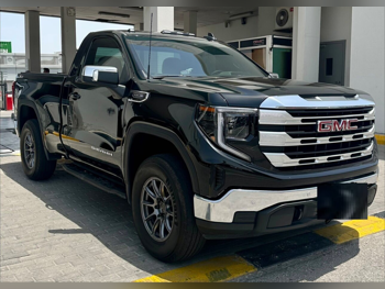 GMC  Sierra  SLE  2025  Automatic  27,000 Km  8 Cylinder  Four Wheel Drive (4WD)  Pick Up  Black  With Warranty