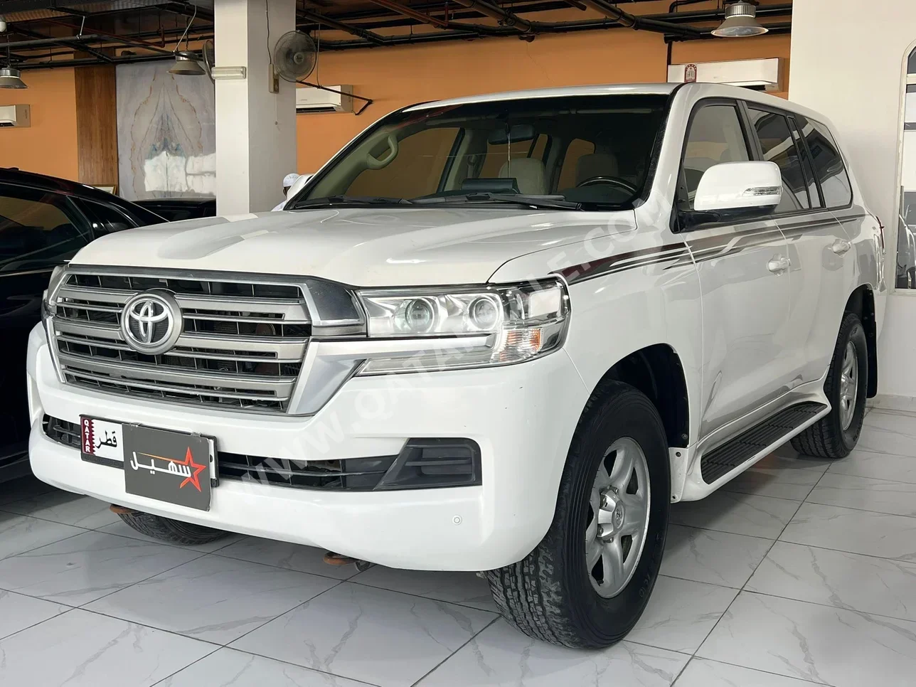 تويوتا  لاند كروزر  جي اكس ار  2020  اوتوماتيك  265,000 كم  6 سلندر  دفع رباعي  اس يو في  أبيض