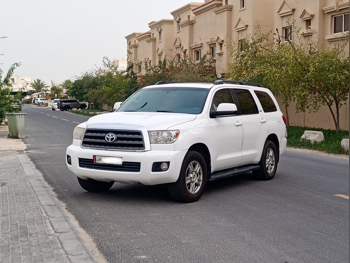 تويوتا  سكويا  اس ار 5  2014  اوتوماتيك  375,000 كم  8 سلندر  دفع رباعي  اس يو في  أبيض