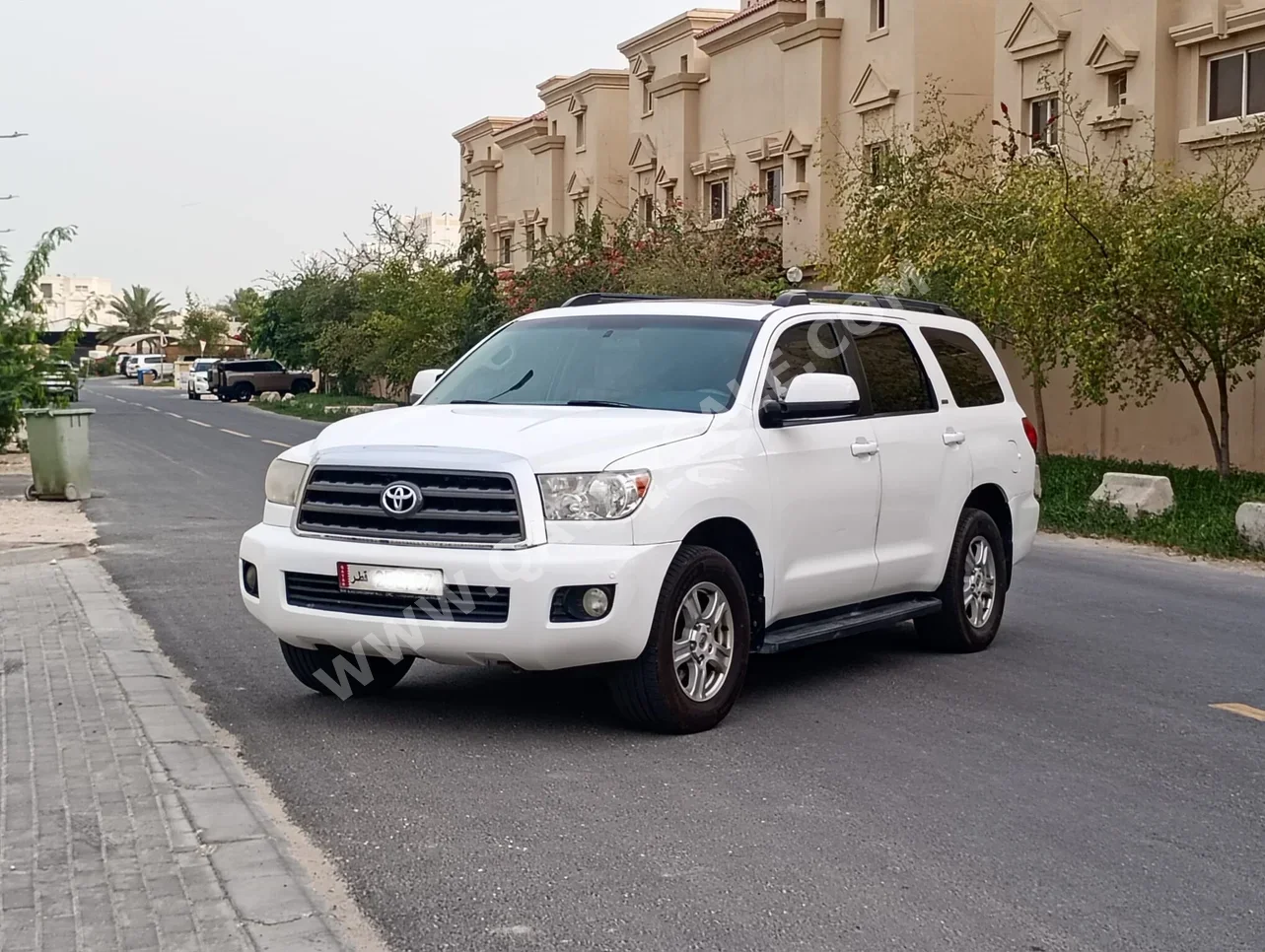 تويوتا  سكويا  اس ار 5  2014  اوتوماتيك  375,000 كم  8 سلندر  دفع رباعي  اس يو في  أبيض