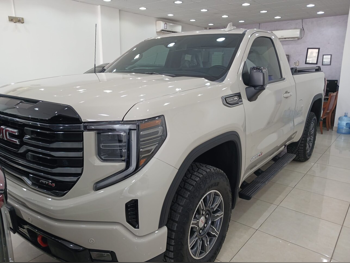 GMC  Sierra  2026  Automatic  2,000 Km  8 Cylinder  Four Wheel Drive (4WD)  Pick Up  White  With Warranty