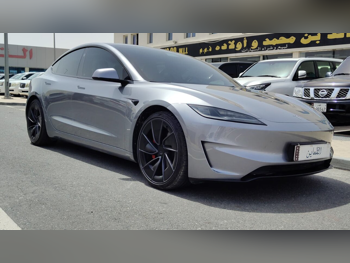 Tesla  Model 3  2025  Automatic  11,000 Km  0 Cylinder  All Wheel Drive (AWD)  Sedan  Gray  With Warranty