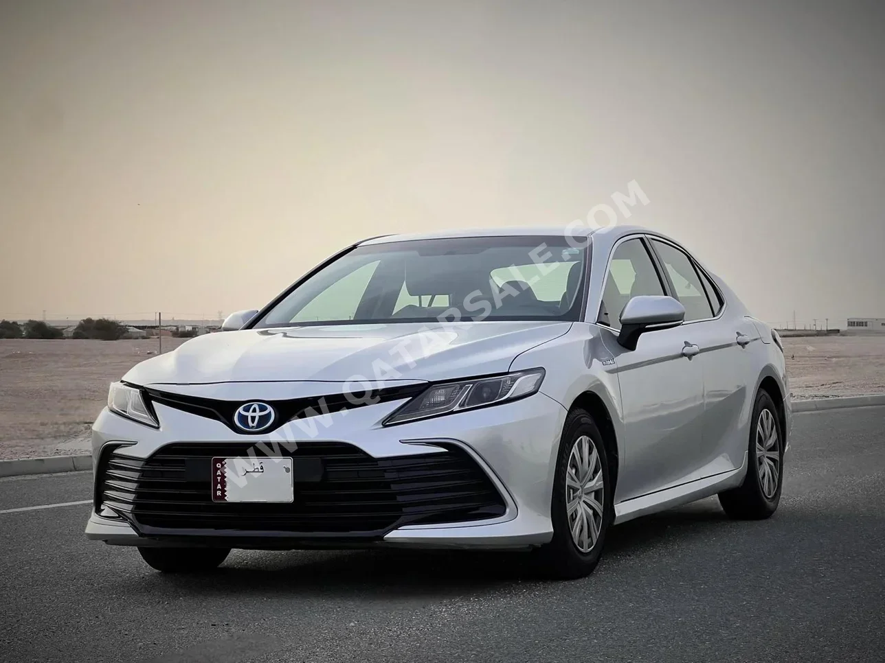 تويوتا  كامري  أل اي  2022  اوتوماتيك  363,000 كم  4 سلندر  سحب امامي  سيدان  أبيض