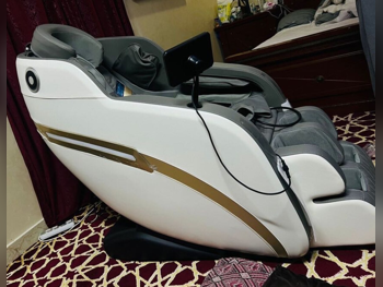 كرسي التدليك بيست مساج  أبيض  كل الجسم  رباعي الأبعاد