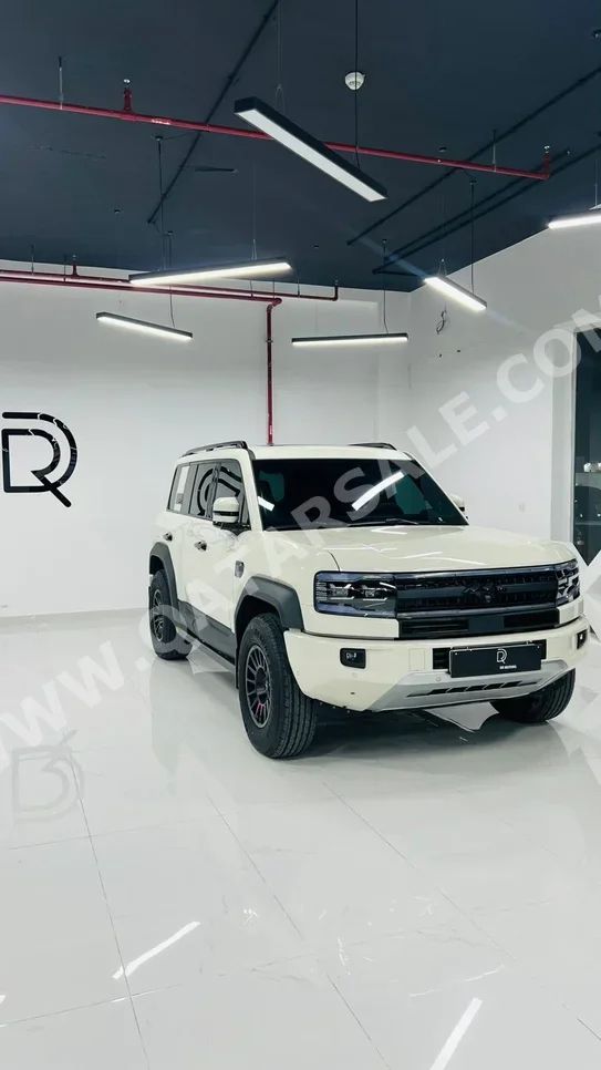 بي واي دي  ليوبيرد 5  الترا 5  2026  اوتوماتيك  6,000 كم  4 سلندر  دفع رباعي  اس يو في  أبيض