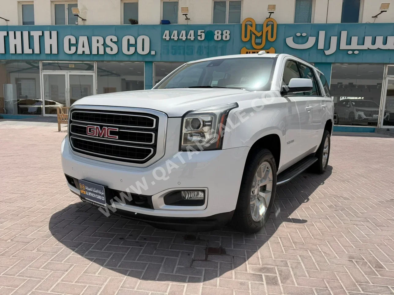GMC  Yukon  SLT  2020  Automatic  178,000 Km  8 Cylinder  Four Wheel Drive (4WD)  SUV  White