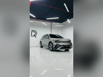 Volkswagen  ID  6  2022  Automatic  76,000 Km  4 Cylinder  Four Wheel Drive (4WD)  SUV  Gray