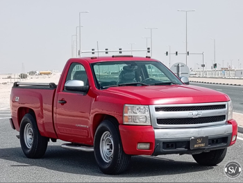 Chevrolet  Silverado  LT  2007  Automatic  234,000 Km  8 Cylinder  Four Wheel Drive (4WD)  Pick Up  Red