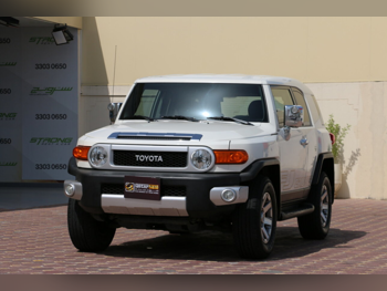 Toyota  FJ Cruiser  2019  Automatic  186,000 Km  6 Cylinder  Four Wheel Drive (4WD)  SUV  White