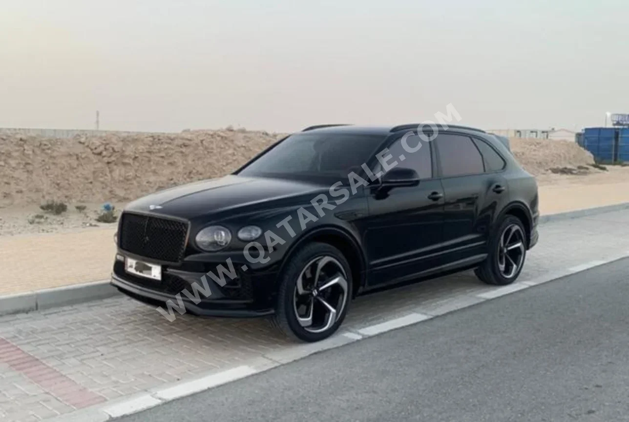 بنتلي  بينتايجا  2022  اوتوماتيك  38,000 كم  8 سلندر  دفع رباعي  اس يو في  أسود  تحت الضمان