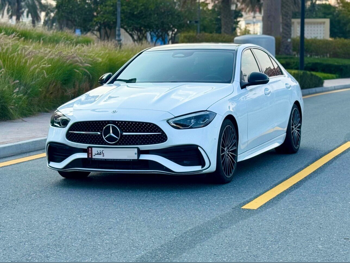 مرسيدس - بنز  سي - كلاس  200  2022  اوتوماتيك  80,000 كم  4 سلندر  دفع خلفي  سيدان  أبيض  تحت الضمان