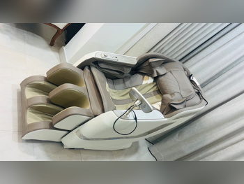 كرسي التدليك بيست مساج  اللون الرمادي  كل الجسم  رباعي الأبعاد