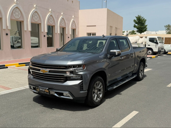 Chevrolet  Silverado  High Country  2019  Automatic  115,500 Km  8 Cylinder  Four Wheel Drive (4WD)  Pick Up  Gray