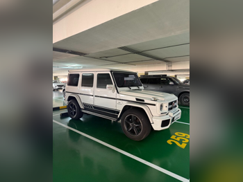 Mercedes-Benz  G-Class  55 AMG  2006  Automatic  187,000 Km  8 Cylinder  Four Wheel Drive (4WD)  SUV  White and Black