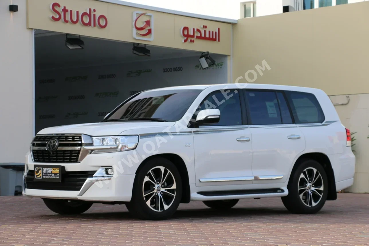 Toyota  Land Cruiser  VXR  2021  Automatic  99,000 Km  8 Cylinder  Four Wheel Drive (4WD)  SUV  White