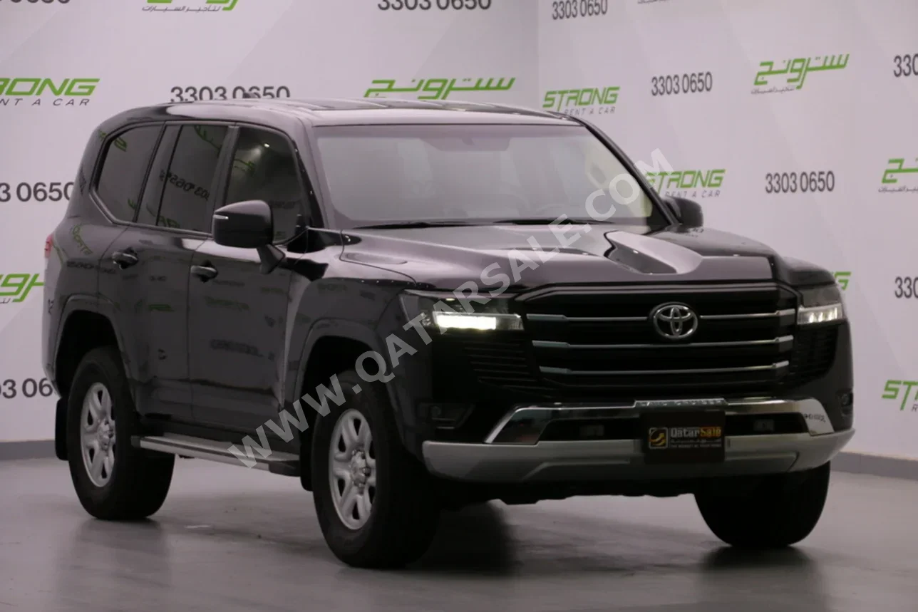 تويوتا  لاند كروزر  جي اكس  2025  اوتوماتيك  26,000 كم  6 سلندر  دفع رباعي  اس يو في  أسود  تحت الضمان