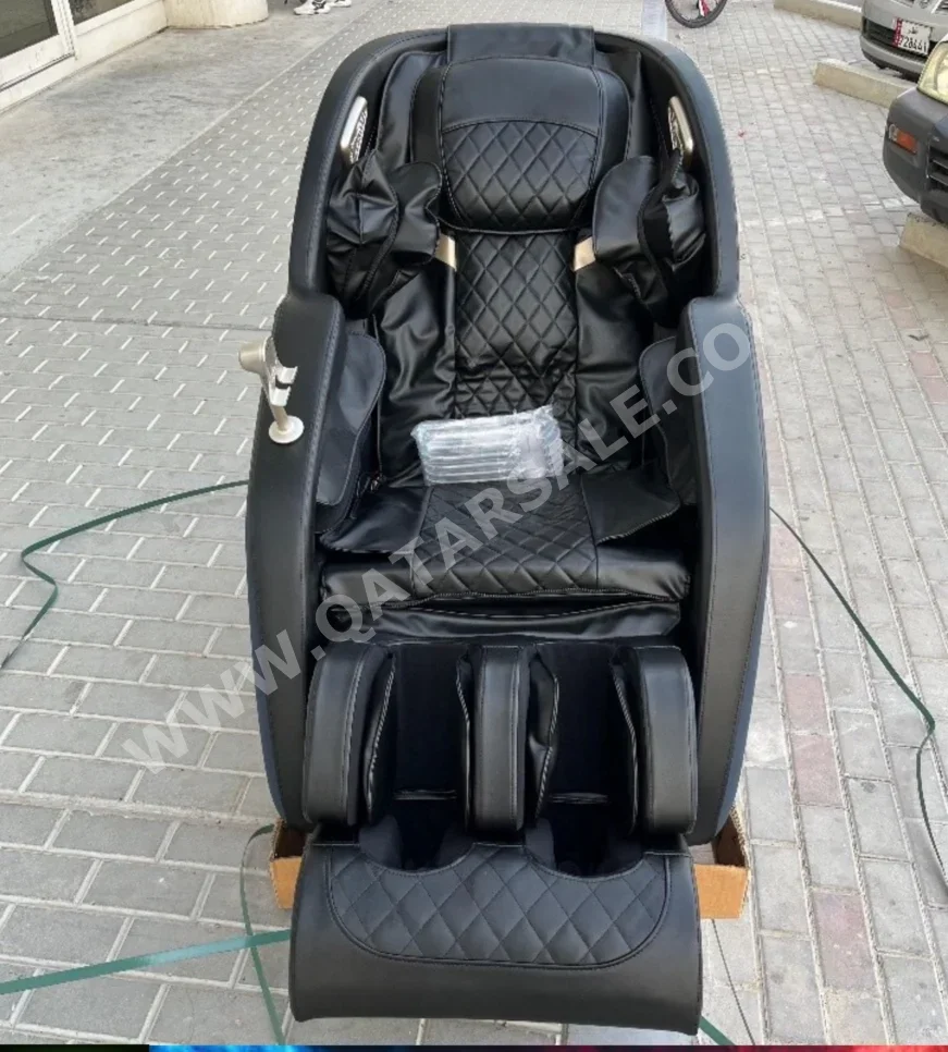 كرسي التدليك أسود