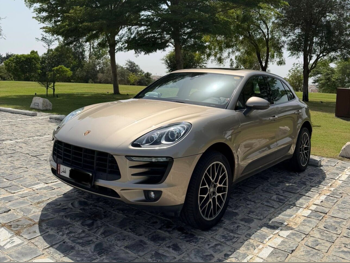Porsche  Macan  2018  Automatic  67,300 Km  4 Cylinder  All Wheel Drive (AWD)  SUV  Gold  With Warranty
