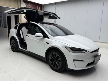 تسلا  مودل اكس  2023  اوتوماتيك  68,000 كم  0 سلندر  دفع كلي مستمر  اس يو في  أبيض  تحت الضمان