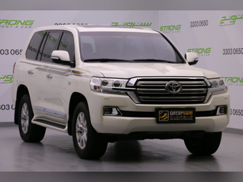 تويوتا  لاند كروزر  في اكس ار  2018  اوتوماتيك  150,000 كم  8 سلندر  دفع رباعي  اس يو في  أبيض