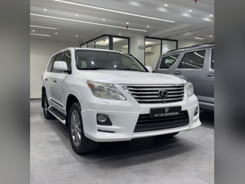 Lexus  LX  570  2009  Automatic  445,000 Km  8 Cylinder  Four Wheel Drive (4WD)  SUV  White