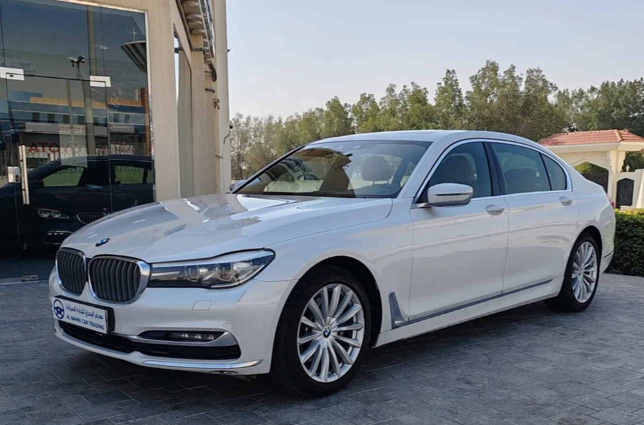 بي ام دبليو  الفئة - السابعة  730 Li  2016  اوتوماتيك  149,000 كم  6 سلندر  دفع خلفي  سيدان  أبيض