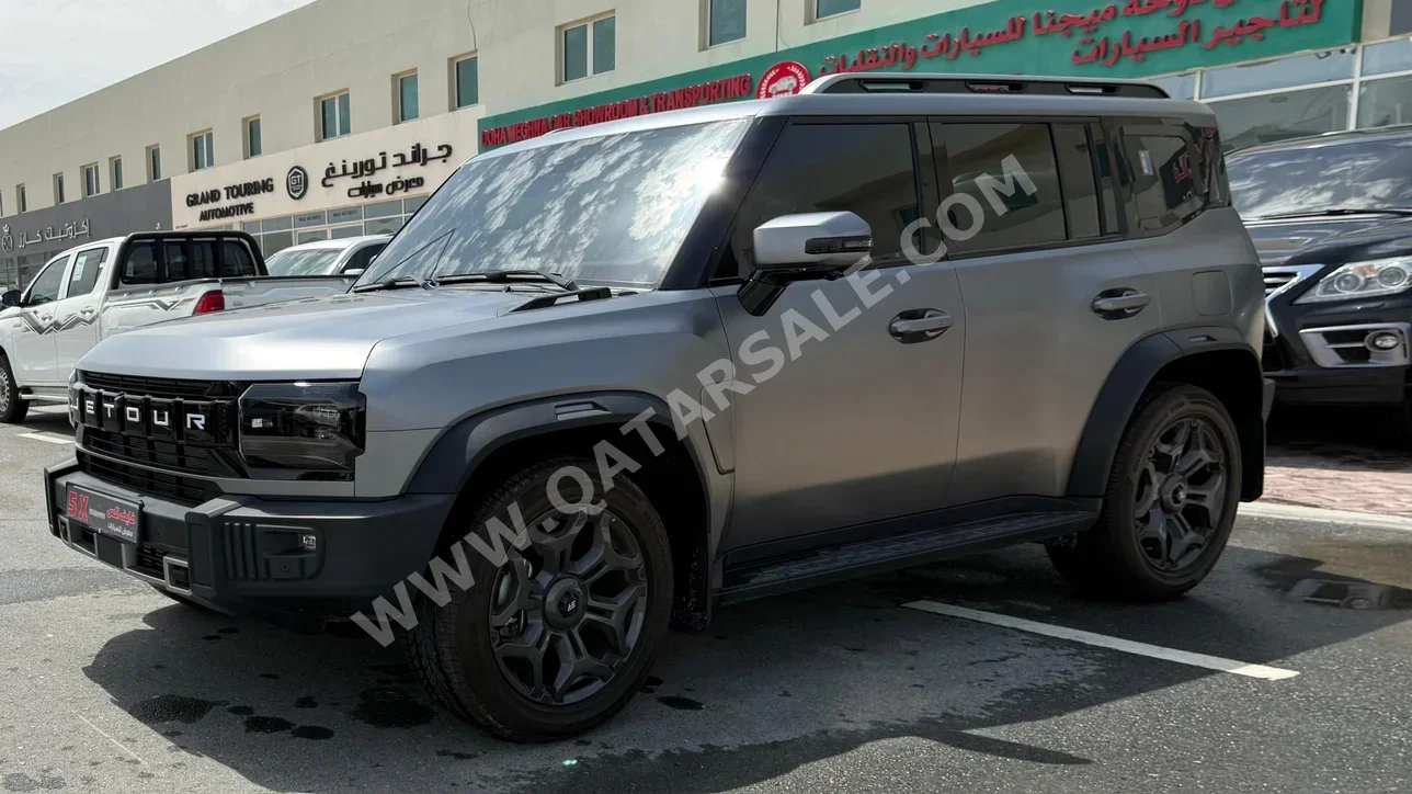 Jetour  T2  Luxury  2025  Automatic  11,000 Km  4 Cylinder  Four Wheel Drive (4WD)  SUV  Gray