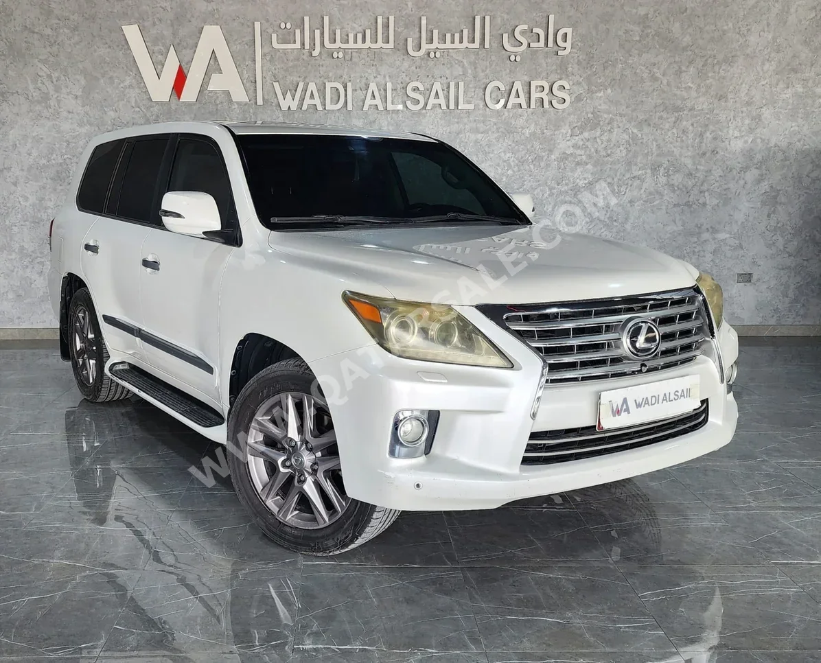Lexus  LX  570  2013  Automatic  339,000 Km  8 Cylinder  Four Wheel Drive (4WD)  SUV  White