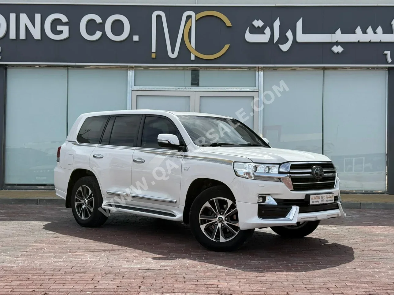 Toyota  Land Cruiser  VXR  2019  Automatic  257,000 Km  8 Cylinder  Four Wheel Drive (4WD)  SUV  White