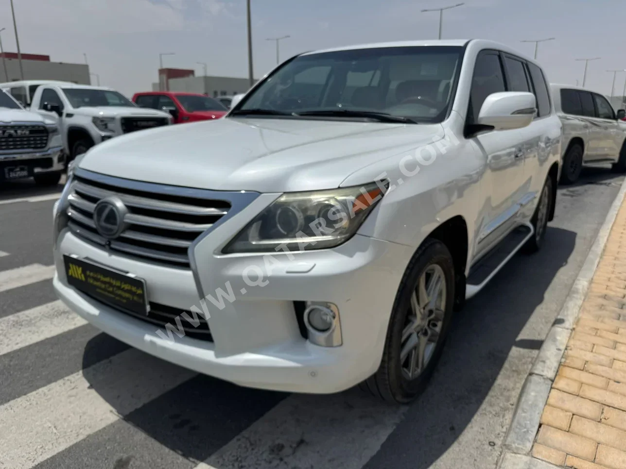 لكزس  ال اكس  570  2013  اوتوماتيك  242,000 كم  8 سلندر  دفع رباعي  اس يو في  أبيض