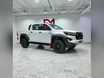 Toyota  Hilux  GR Sport  2025  Automatic  0 Km  6 Cylinder  Four Wheel Drive (4WD)  Pick Up  White  With Warranty